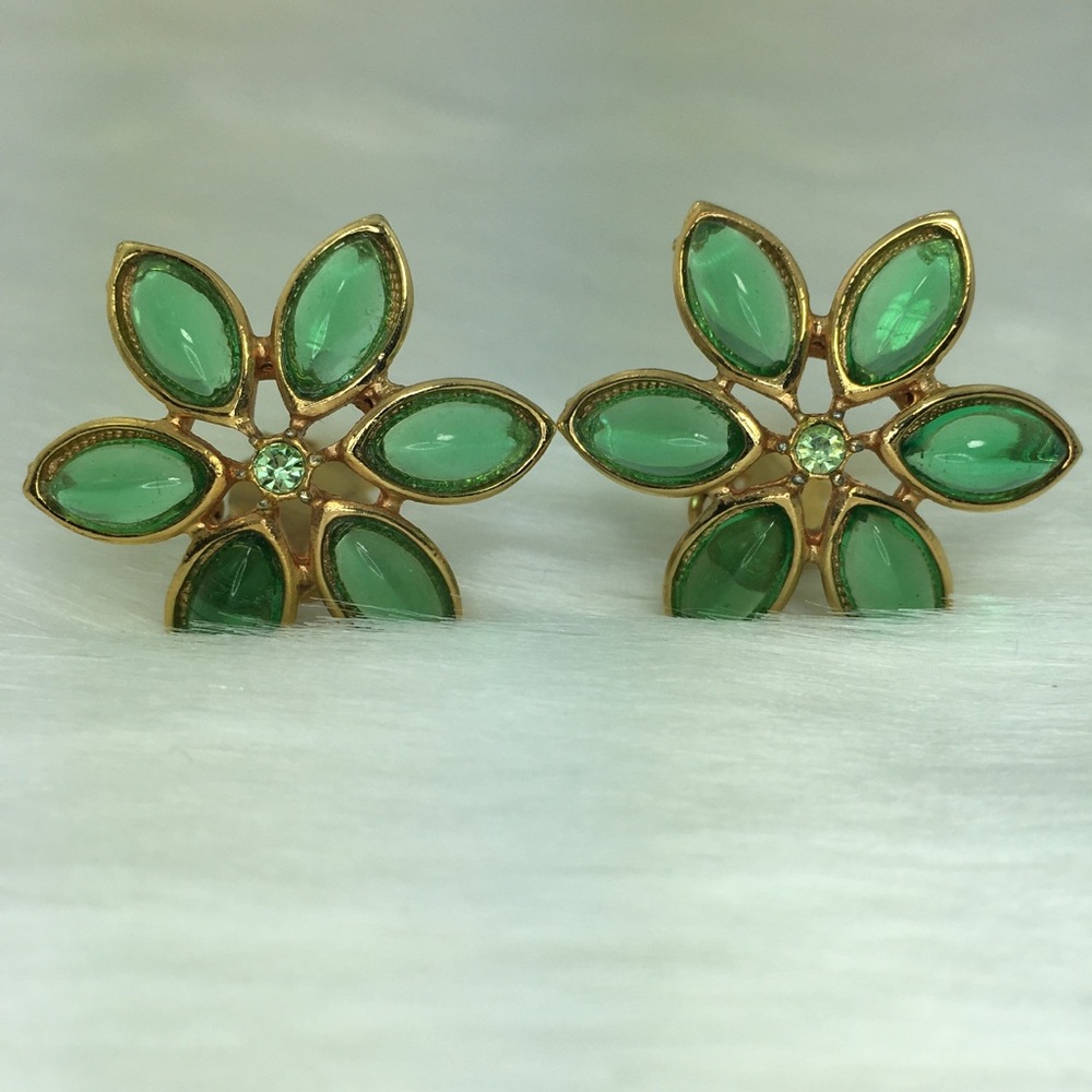 Vintage Signed Marvella Green Flower Earrings - Picture 6 of 7